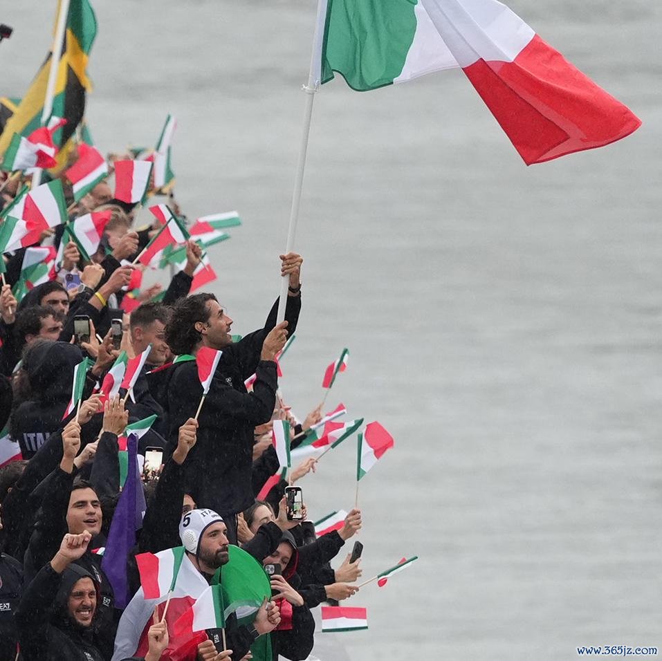 巴黎奥运会,意大利派出了历史人数最多的代表团,将在击剑、田径、自行车、射击等强项上冲击奖牌 新华社图